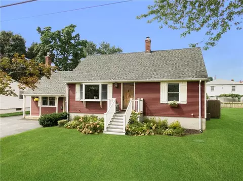 13 Loxley Dr, Johnston, RI 02919