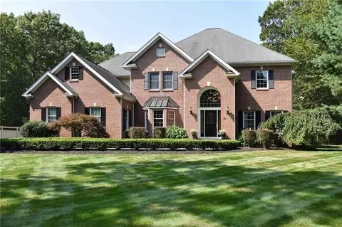 19 Cassandra Ln, North Kingstown, RI 02852