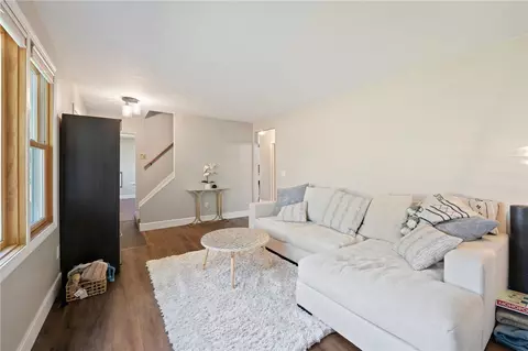 93 Harrop Ave, Warwick, RI 02886 photo 10