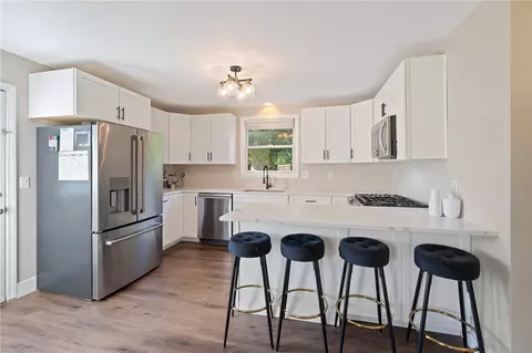 93 Harrop Ave, Warwick, RI 02886 photo 2