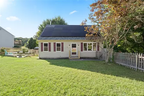 93 Harrop Ave, Warwick, RI 02886
