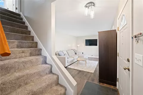 93 Harrop Ave, Warwick, RI 02886 photo 16