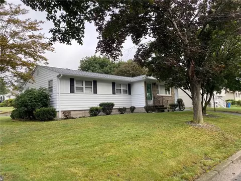 6 Ashley St, Cranston, RI 02920