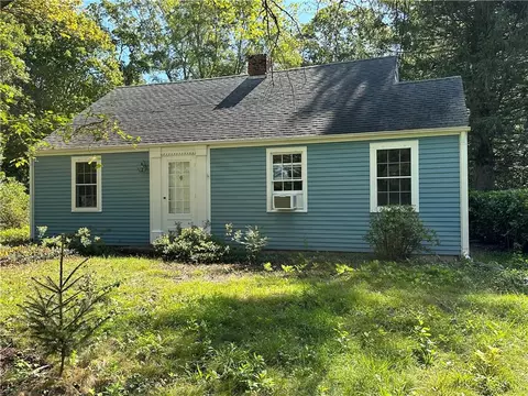 46 Alton Bradford Rd, Hopkinton, RI 02808