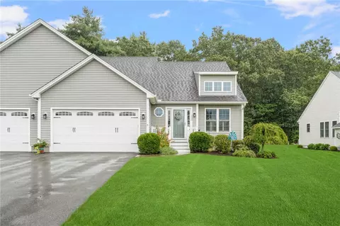 109 Fox Hollow Rd, North Kingstown, RI 02852