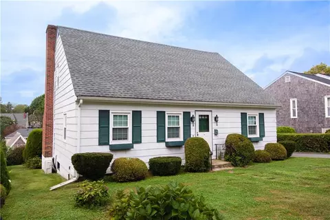 39 Coggeshall Ave, Newport, RI 02840