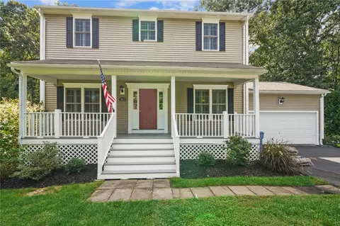 45 Ridgewood Ln, South Kingstown, RI 02879