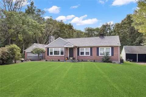 310 First Ave, East Greenwich, RI 02818