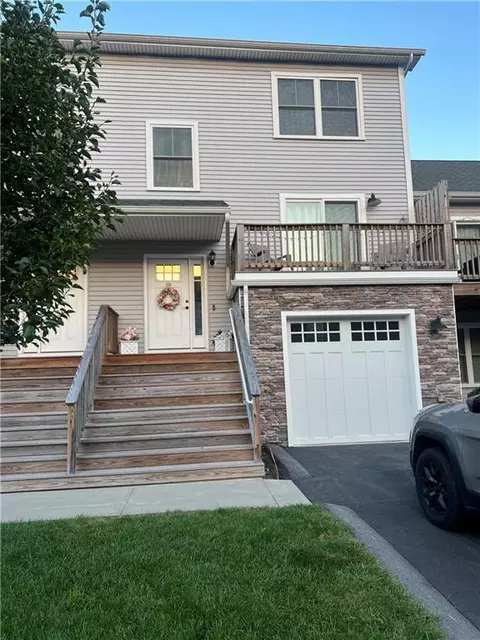 6 Jupiter Ln #D, Richmond, RI 02898