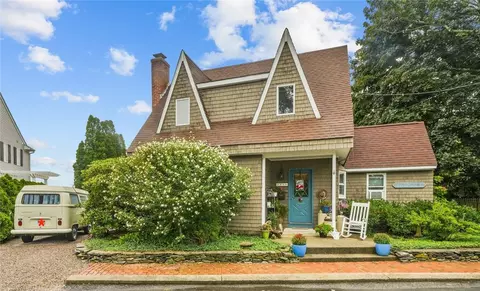 59 Boyce Ave, Barrington, RI 02806