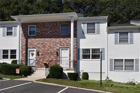 50 Scenery Ln, Johnston, RI 02919