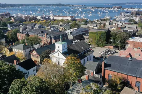 15 Clarke St #8 & 13B, Newport, RI 02840