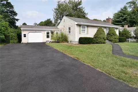 30 Sachem Rd, East Providence, RI 02915