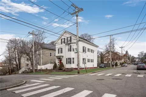 40 7th St #2, Providence, RI 02906