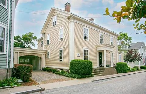 95 John St, Newport, RI 02840