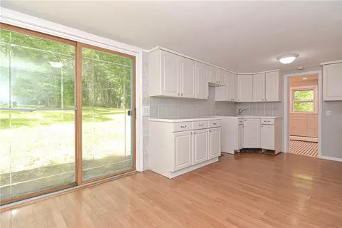 28 Burdickville Rd, Hopkinton, RI 02808
