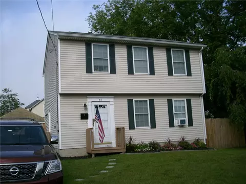 75 Sagamore St, Warwick, RI 02889 photo 2