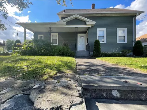 2855 Post Rd, Warwick, RI 02886
