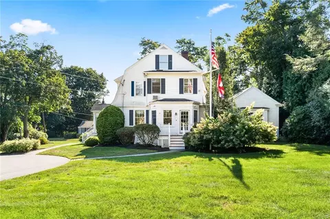 10 Mathewson Ln, Barrington, RI 02806