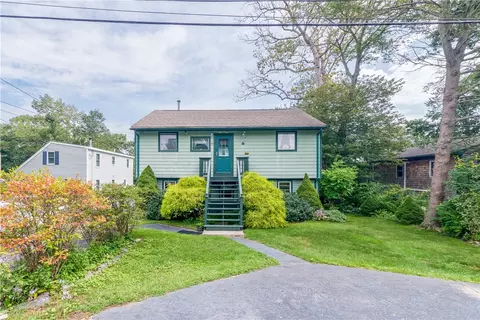 10 Albatross Dr, North Kingstown, RI 02874