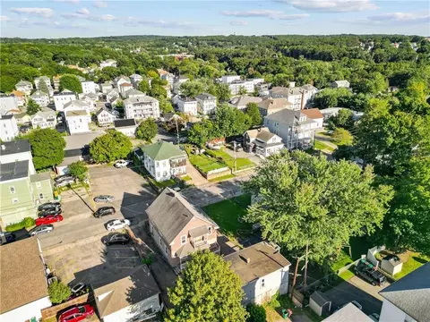 27 Heroux Ave, Woonsocket, RI 02895 photo 11