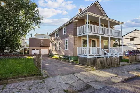 27 Heroux Ave, Woonsocket, RI 02895 photo 3