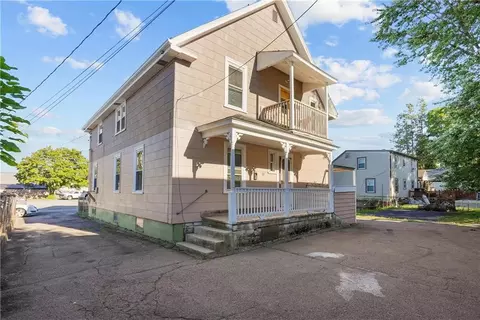 27 Heroux Ave, Woonsocket, RI 02895 photo 6