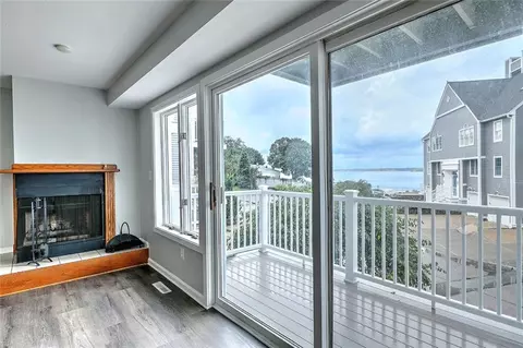 700 Shore Dr #107, Fall River, MA 02721