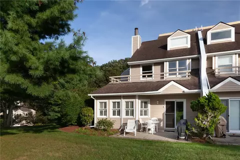 18 Lawton Brook Ln, Portsmouth, RI 02871