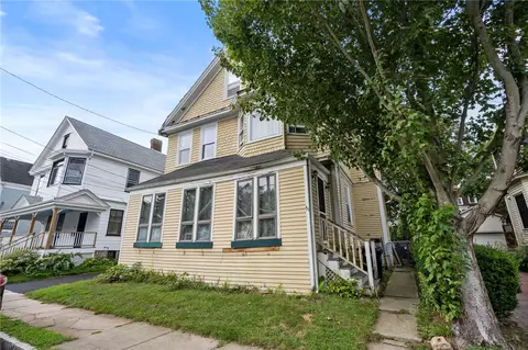 51 Gibbs Ave, Newport, RI 02840