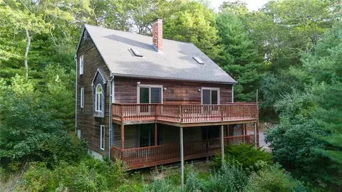 11 Arbutus Trl, Charlestown, RI 02813