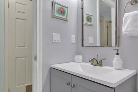 23 Colonial Dr, Westerly, RI 02891 photo 15
