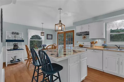 23 Colonial Dr, Westerly, RI 02891 photo 9
