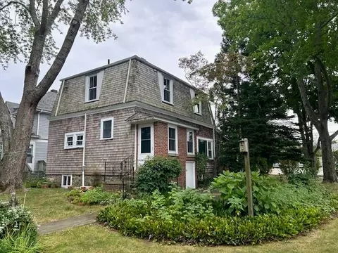 125 Narragansett Ave, Narragansett, RI 02882