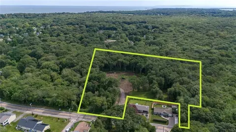142 S Pier Rd, Narragansett, RI 02882