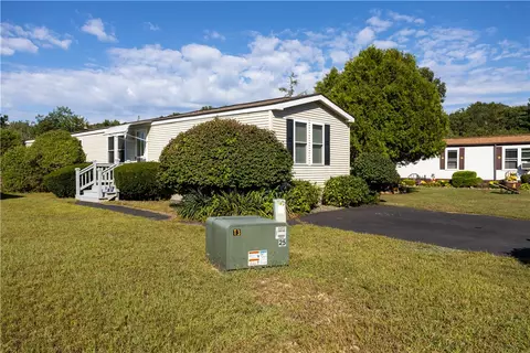 69 Wright Way, Coventry, RI 02816