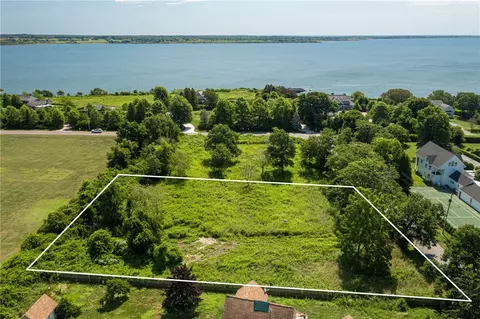 0 Peckham Ave, Middletown, RI 02842
