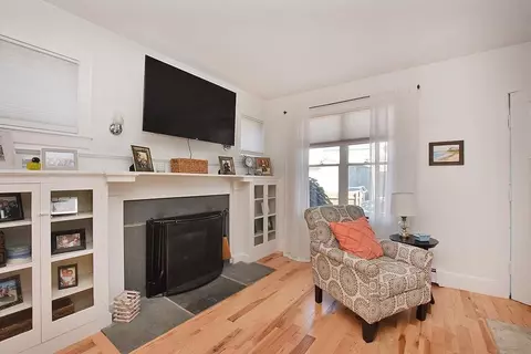 18 Maple Ave, East Providence, RI 02915 photo 4