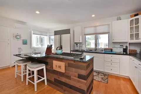 18 Maple Ave, East Providence, RI 02915 photo 6