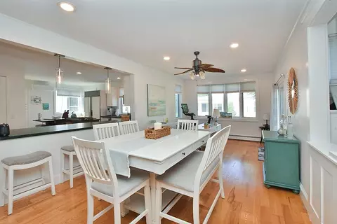 18 Maple Ave, East Providence, RI 02915 photo 8