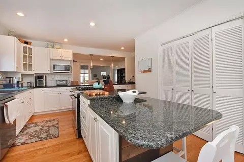 18 Maple Ave, East Providence, RI 02915 photo 7