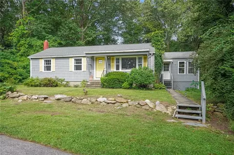 435 Middle Rd, East Greenwich, RI 02818