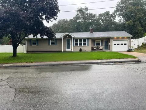 20 Lloyd Dr, Coventry, RI 02816