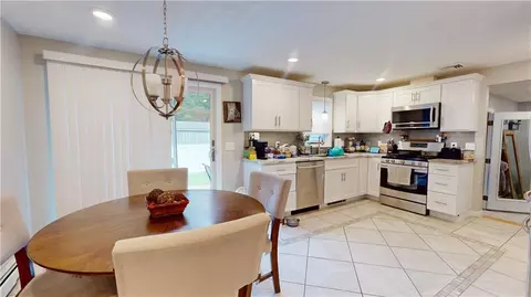 20 Lloyd Dr, Coventry, RI 02816 photo 4