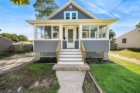 304 Church Ave, Warwick, RI 02889