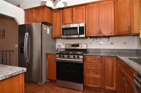 89 Naples Ave, Warwick, RI 02886 photo 4