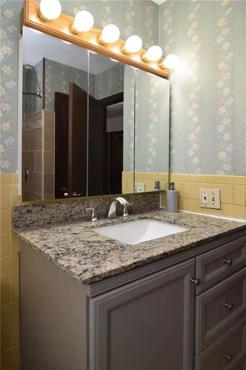 89 Naples Ave, Warwick, RI 02886 photo 21