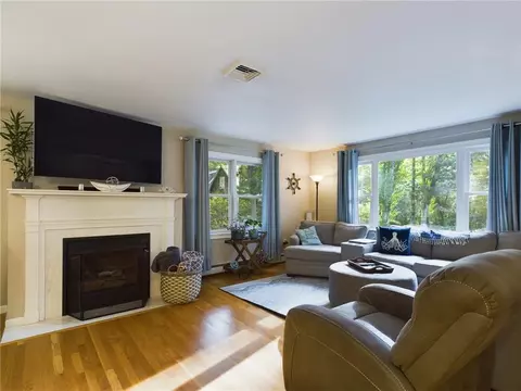 105 Mill Pond Rd, Exeter, RI 02822 photo 8