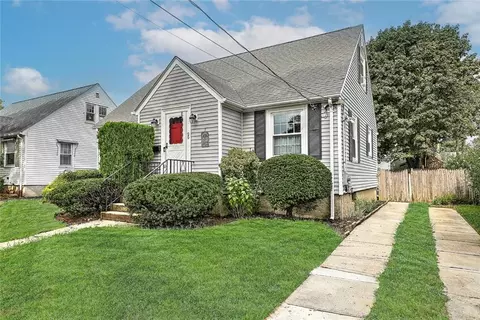 96 Beech Ave, Cranston, RI 02910