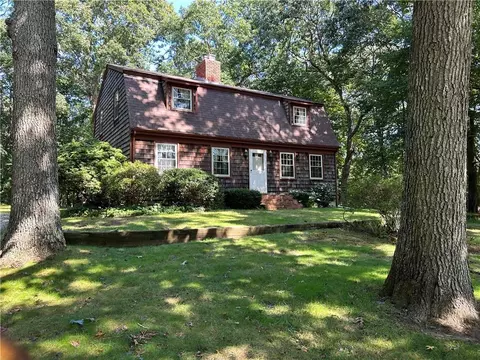 219 Congdon Dr, South Kingstown, RI 02879